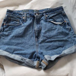 Wild Fable Women's Super-High Rise Rolled Cuff Mom Jean Shorts Happy Pocket.Wild